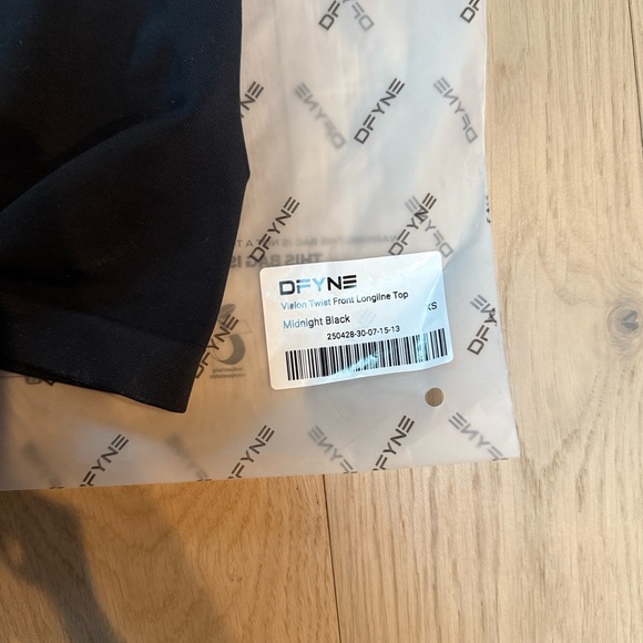 Dfyne Vision Twist Front Longline Top - Picture 5 of 6